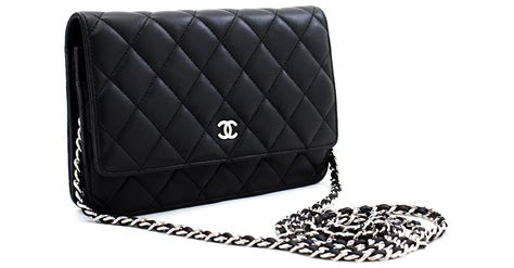 Chanel portafoglio con catena classico .